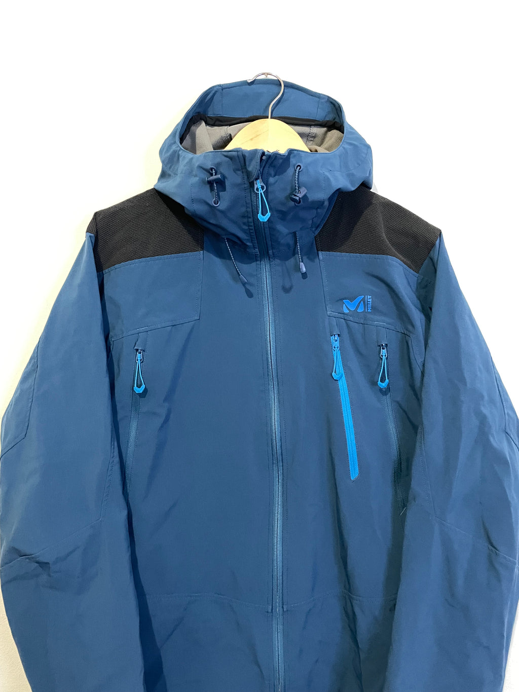 Softshell Millet Element Shield