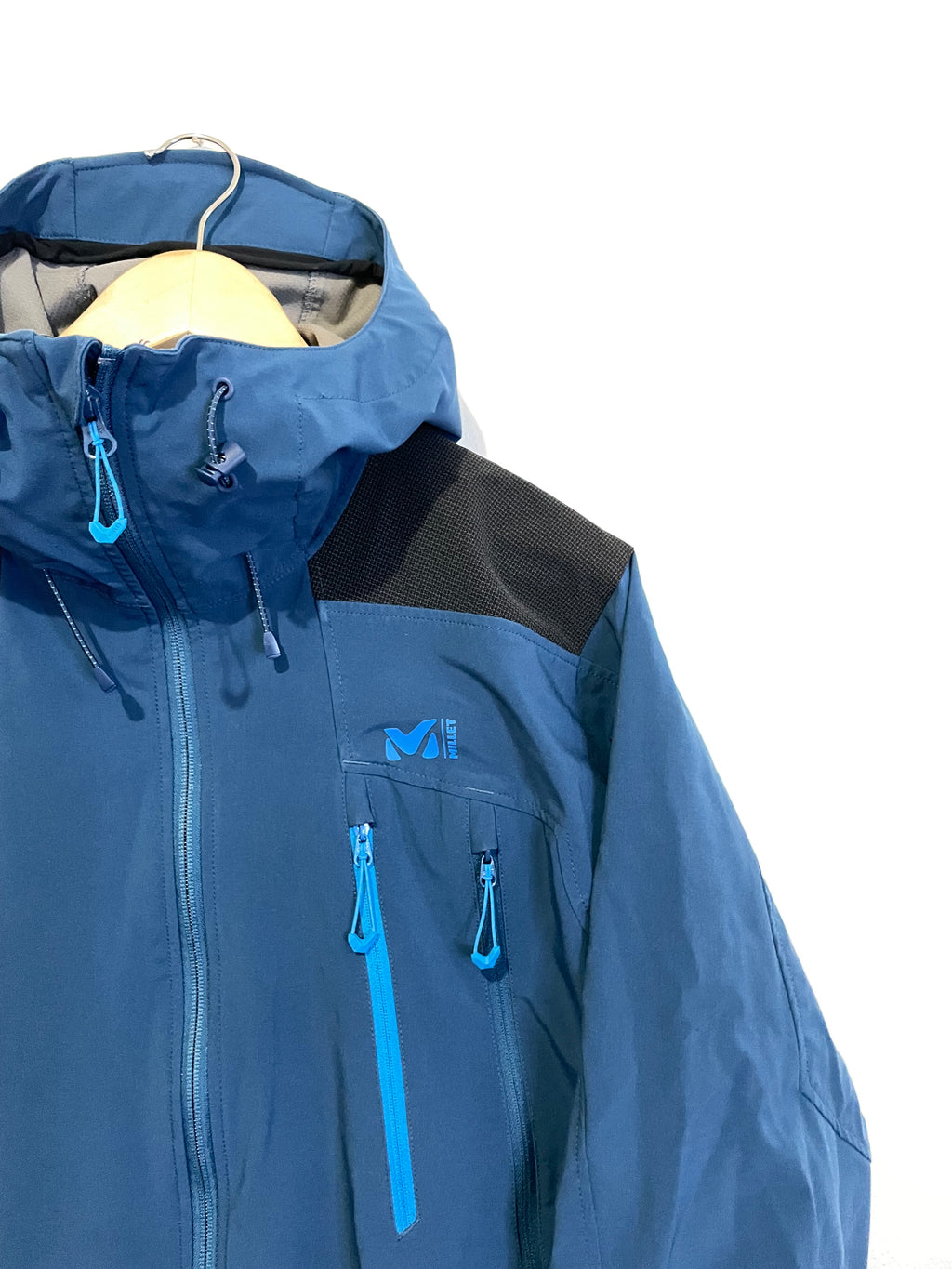 Softshell Millet Element Shield